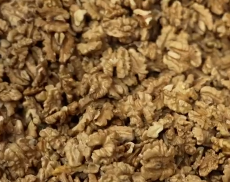 CHANDLER Organic Shelled Walnuts in Resealable Recyclable Doypack 100-200 gr